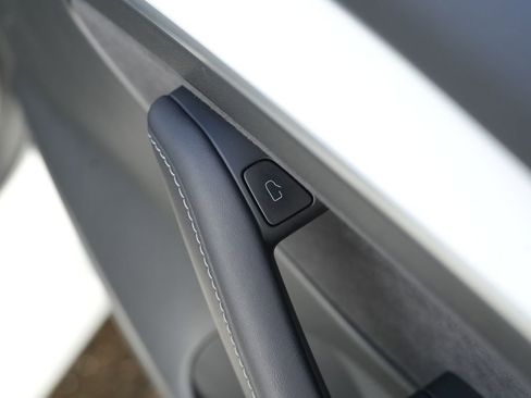 Used 2022 Tesla Model 3 Long Range image 36