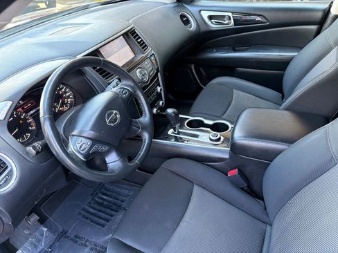 Used 2018 Nissan Pathfinder SV AWD/4WD image 14