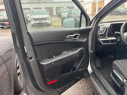 Certified 2024 Kia Sportage LX image 17