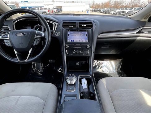 Used 2019 Ford Fusion SE w/ Equipment Group 151A image 15