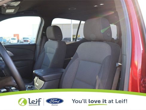 Used 2023 Chevrolet Traverse LT FWD image 12