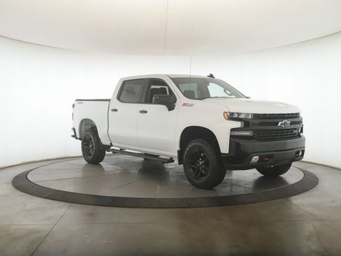 Used 2022 Chevrolet Silverado 1500 LT Trail Boss image 2