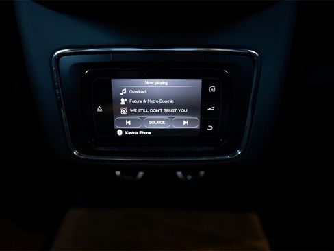 Used 2017 Bentley Bentayga image 47