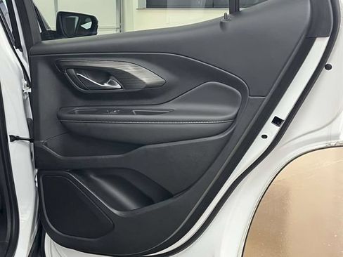Used 2023 GMC Terrain SLT w/ LPO, Floor Liner Package FWD image 27