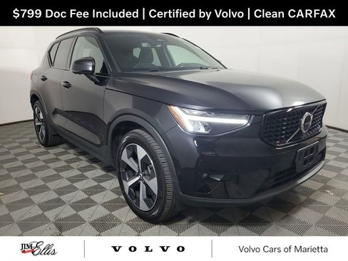 Certified 2025 Volvo XC40 B5 Plus image 1
