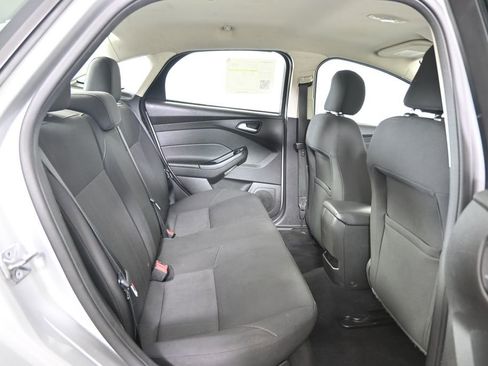 Used 2017 Ford Focus SE FWD image 15