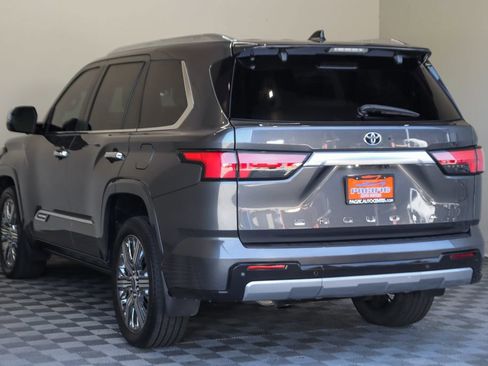 Used 2024 Toyota Sequoia Capstone AWD/4WD image 7
