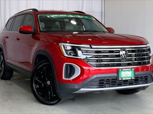 Used 2024 Volkswagen Atlas SE w/ Black Wheel Package FWD image 34