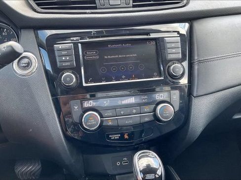 Used 2020 Nissan Rogue SL FWD image 15