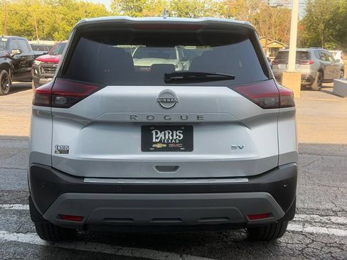Used 2023 Nissan Rogue SV FWD image 5