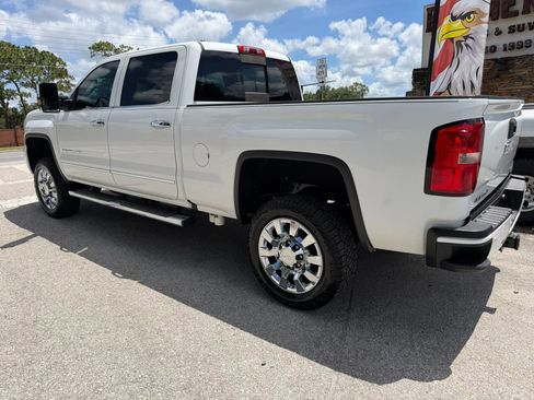 Used 2016 GMC Sierra 2500 Denali w/ Duramax Plus Package AWD/4WD image 4