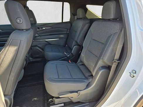 New 2026 Chevrolet Traverse LT image 15