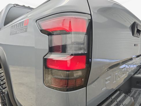 Used 2023 Nissan Frontier Pro-X w/ Pro Convenience Package RWD image 32