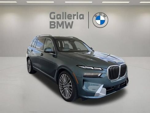 Used 2025 BMW X7 xDrive40i w/ Premium Package AWD/4WD image 5