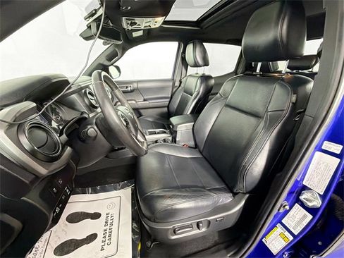 Used 2022 Toyota Tacoma TRD Off-Road image 21