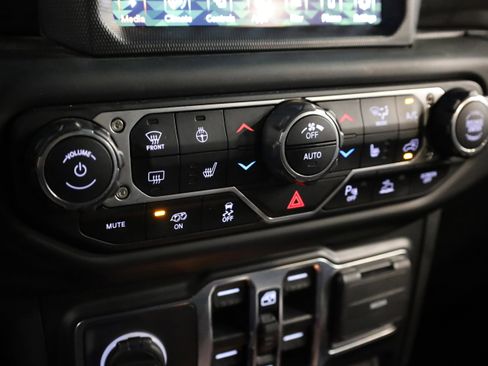 Used 2021 Jeep Wrangler Unlimited Rubicon w/ Trailer Tow Package image 30