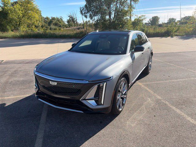 Used 2026 Cadillac Lyriq Signature Luxury w/ Nappa Leather Package AWD/4WD image 1