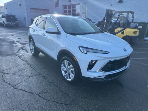 Used 2025 Buick Encore GX Preferred w/ Comfort Package image 7