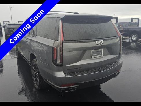 Used 2022 Cadillac Escalade ESV Sport Platinum w/ LPO, ONYX Package AWD/4WD image 6