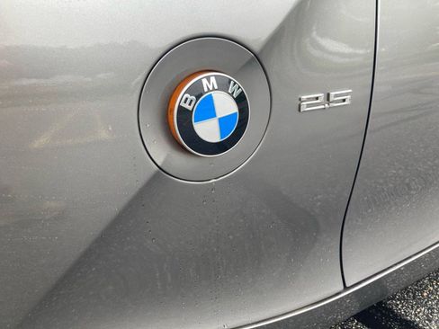 Used 2003 BMW Z4 2.5i image 3