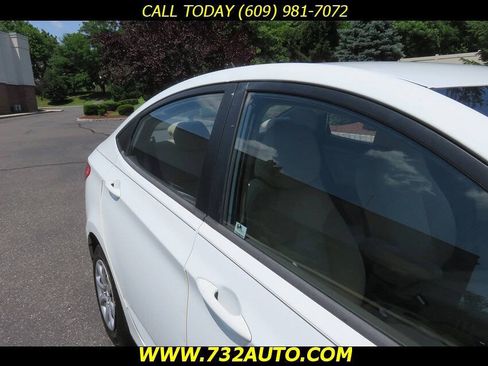 Used 2012 Hyundai Accent GLS FWD image 13