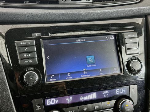 Used 2018 Nissan Rogue SV FWD image 21
