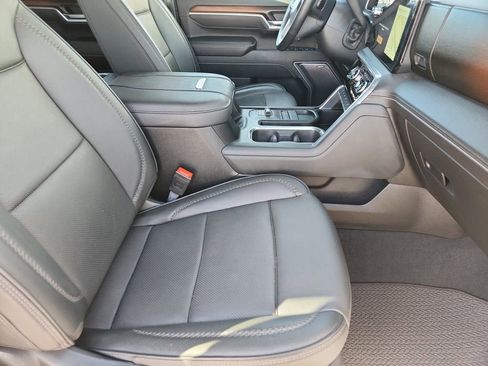 Used 2025 GMC Sierra 2500 Denali w/ Denali Reserve Package image 15