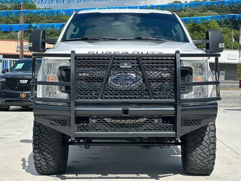 Used 2019 Ford F250 XL w/ Power Equipment Group AWD/4WD image 2