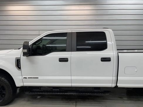 Used 2022 Ford F250 XL w/ Power Equipment Group image 9