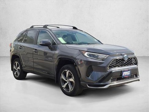 Used 2021 Toyota RAV4 SE w/ Weather & Moonroof Package AWD/4WD image 3