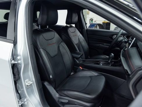 Used 2024 Jeep Compass Trailhawk AWD/4WD image 25
