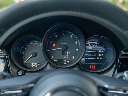 Certified 2026 Porsche Macan AWD/4WD image 14