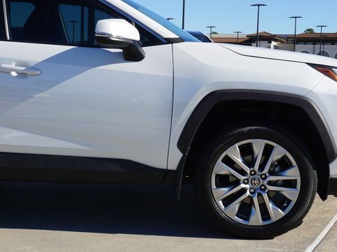 Used 2024 Toyota RAV4 XLE Premium image 9