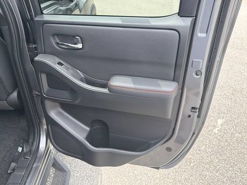 Used 2022 Nissan Frontier Pro-X RWD image 16