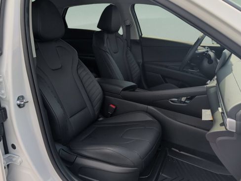 Used 2026 Hyundai Elantra Limited FWD image 26