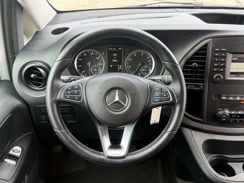 Used 2019 Mercedes-Benz Metris Passenger image 19