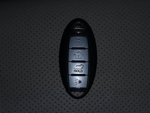 Used 2016 Nissan Rogue SL image 32