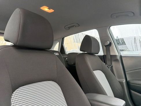 Used 2022 Hyundai Kona SE image 14