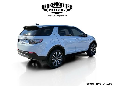 Used 2017 Land Rover Discovery Sport HSE Luxury image 2