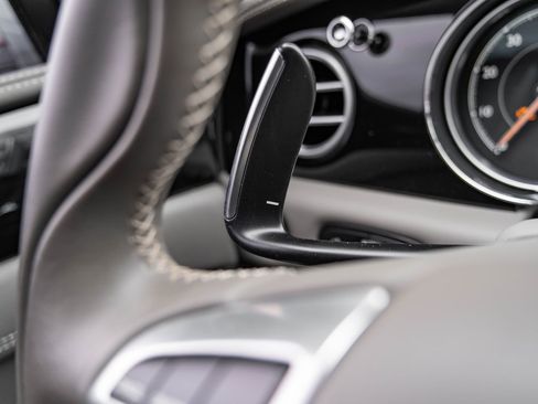 Used 2018 Bentley Flying Spur V8 image 23