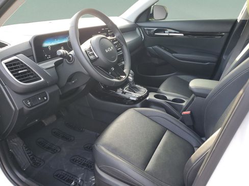 Certified 2025 Kia Seltos EX w/ EX Sunroof Package image 19