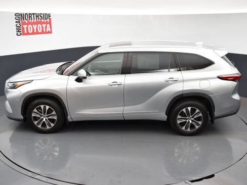 Used 2022 Toyota Highlander XLE image 22