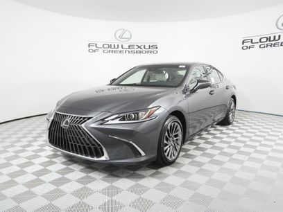 New 2025 Lexus ES 300h w/ Luxury Package