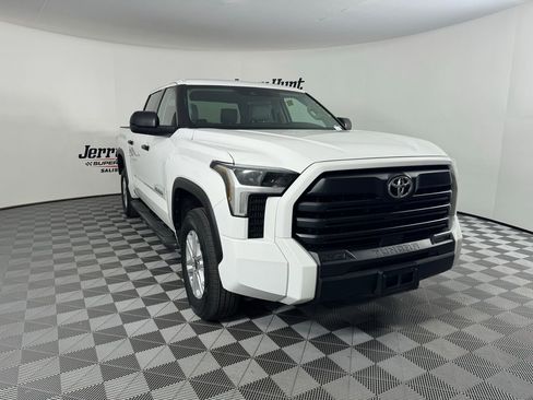 Used 2024 Toyota Tundra SR5 image 7