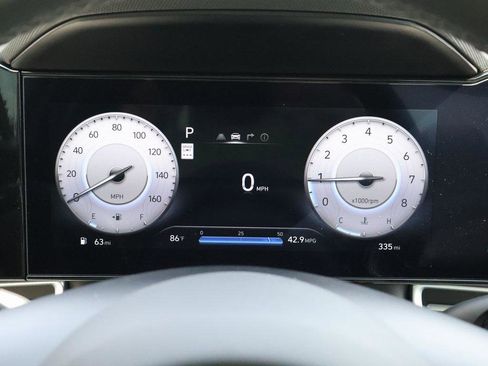 New 2025 Hyundai Elantra Limited image 30