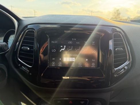 Used 2020 Jeep Compass Latitude image 14