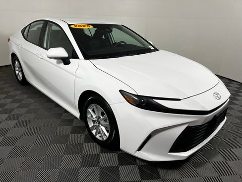 Used 2025 Toyota Camry LE FWD image 3