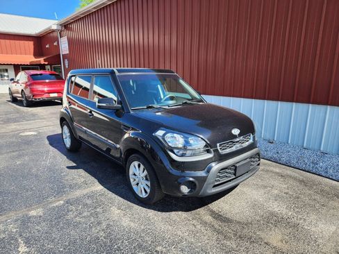 Used 2012 Kia Soul + w/ Audio Pkg FWD image 9