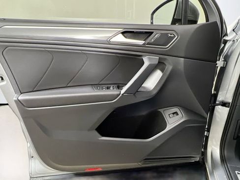 Used 2019 Volkswagen Tiguan SEL Premium R-Line w/ 3rd Row Seat Package AWD/4WD image 34