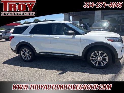 Used 2020 Ford Explorer XLT w/ Equipment Group 202A AWD/4WD image 9